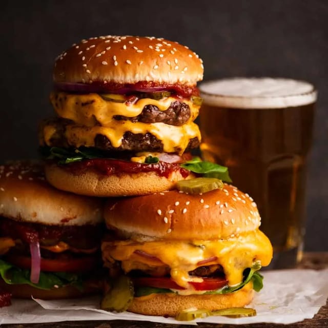 Cheeseburger Platter.