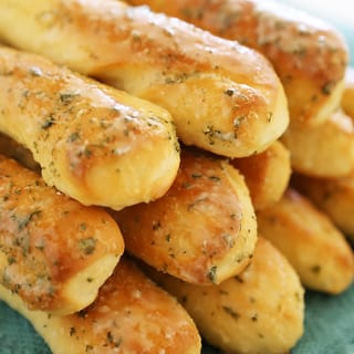 Garlic Breadsticks with Cheese